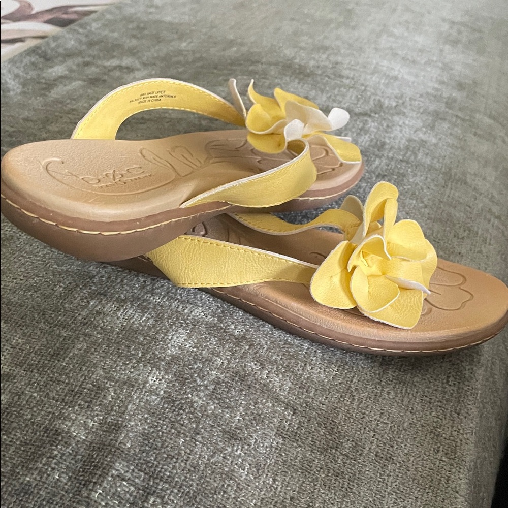 b.o.c. Sunny Yellow Floral Sandals - Picture 2 of 3